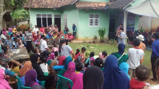 
 Caption foto : Zainal Abidin calon bupati nomor urut 1, saat bersilaturahmi bersama warga di RT 5 Dusun Bernah Dalam Desa Mulang Maya, Kotabumi Selatan,  