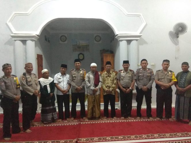 
 Kapolres Safari Ramadhan ke Muara Sungkai
