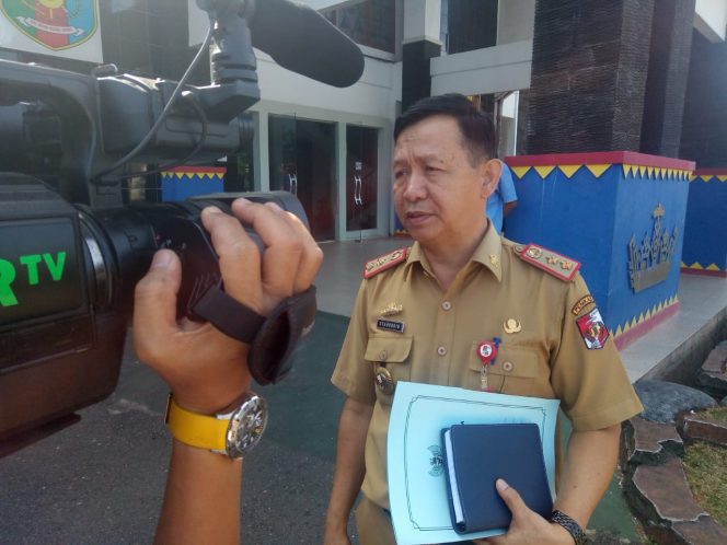 
 Foto : ist 
Caption foto : Tugu Asmaul Husna yang ada di kabupaten Tasikmalaya, Jawa Barat dan Pandeglang, Banten. 
Insert Syahbudin Kepala Dinas PUPR Lampura 