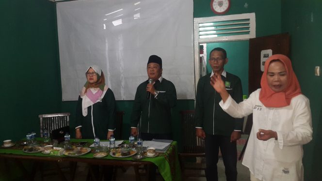 
 Foto : Hery Maulana
Caption : Acara pembukaan Pembekalan Caleg yang diselenggarakan DPC PKB Lampura, Jum’at (10/8) lalu.
