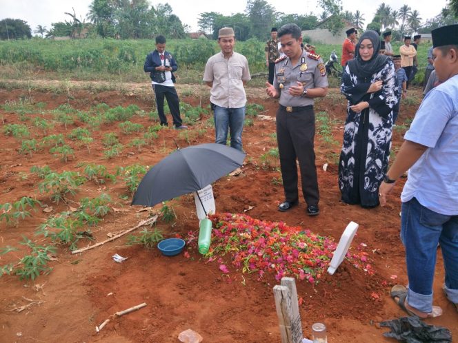 
 Kapolres Hadiri Pemakaman Putra Anggota Satlantas