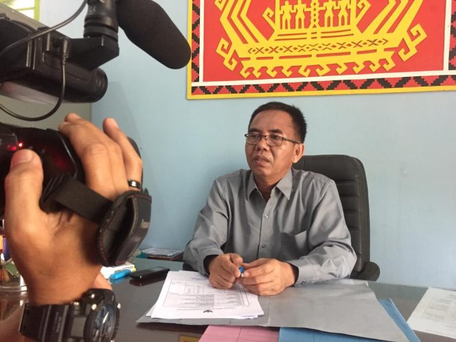 
 Foto Ria : 
Kepala DPMD Lampura Wahab.