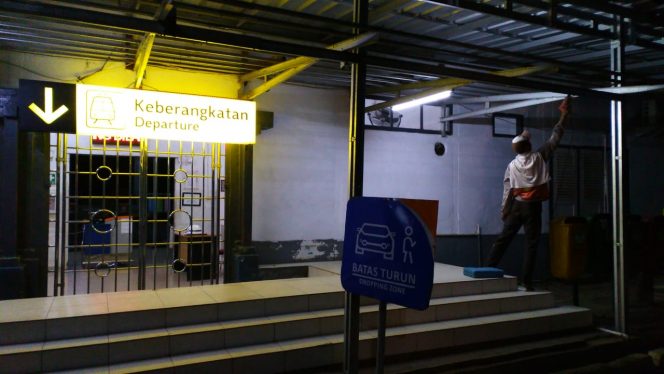 
 caption  foto : Suasa di stasiun KA Kotabumi Lampung Utara yang 
