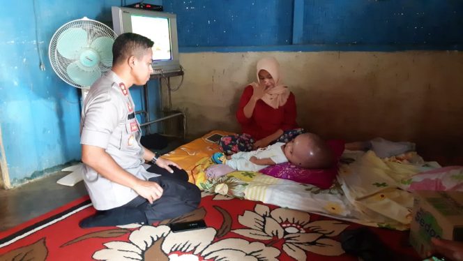 
 Peduli Sesama, Kapolres Kunjungi Adrian Azzam Faturrahman