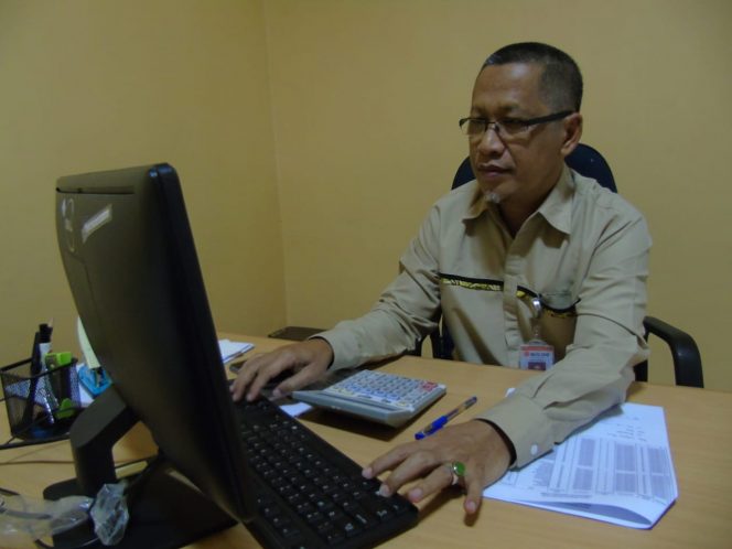 
 caption foto : 
Wakil Kepala Sub Divisi Regional Bulog Lampura Rahimudin 