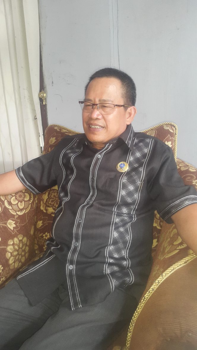 
 Caption foto : Herwan Mega Sekretaris DPC Partai Demokrat Lampura  