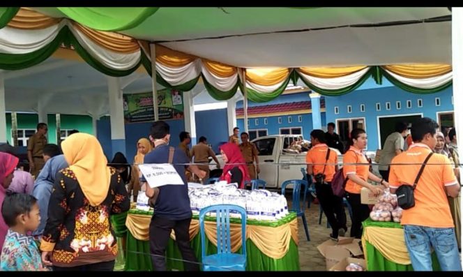 
 Foto IST
Tampak suasana pasar murah di Desa Subik Kecamatan Abung Tengah, Selasa (28/5).
