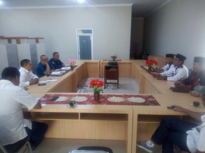 
 Caption : Suasana audensi  DPC Pospera dengan pejabat di Kantor Agraria dan Tata Ruang (ATR) Badan Pertanahan Nasional (BPN), Foto IST