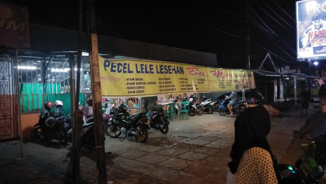 
 Foto cw9
Caption  :  Salah satu rumah makan di wilayah kabupaten Lampung Utara yang diwajibkan membayar pajak setiap bulannya kepada BPPRD setempat.