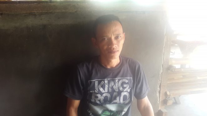 
 Caption foto : Burhan Kepala Desa Taman Jaya