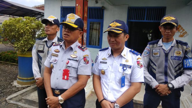 
 Bantu Lalu Lintas, 2 Satker Kompak Siagakan Personel