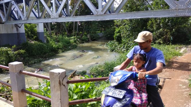 
 Foto Pranata Riano
Caption : Benerapa titik di sekita daerah aliran sungai hingga saat ini masih terlihat dalam kondisi normal, Senin (20/1). 