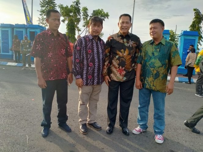 
 Plt. Bupati Lampura dan Buwas, Ternyata Satu Bintang