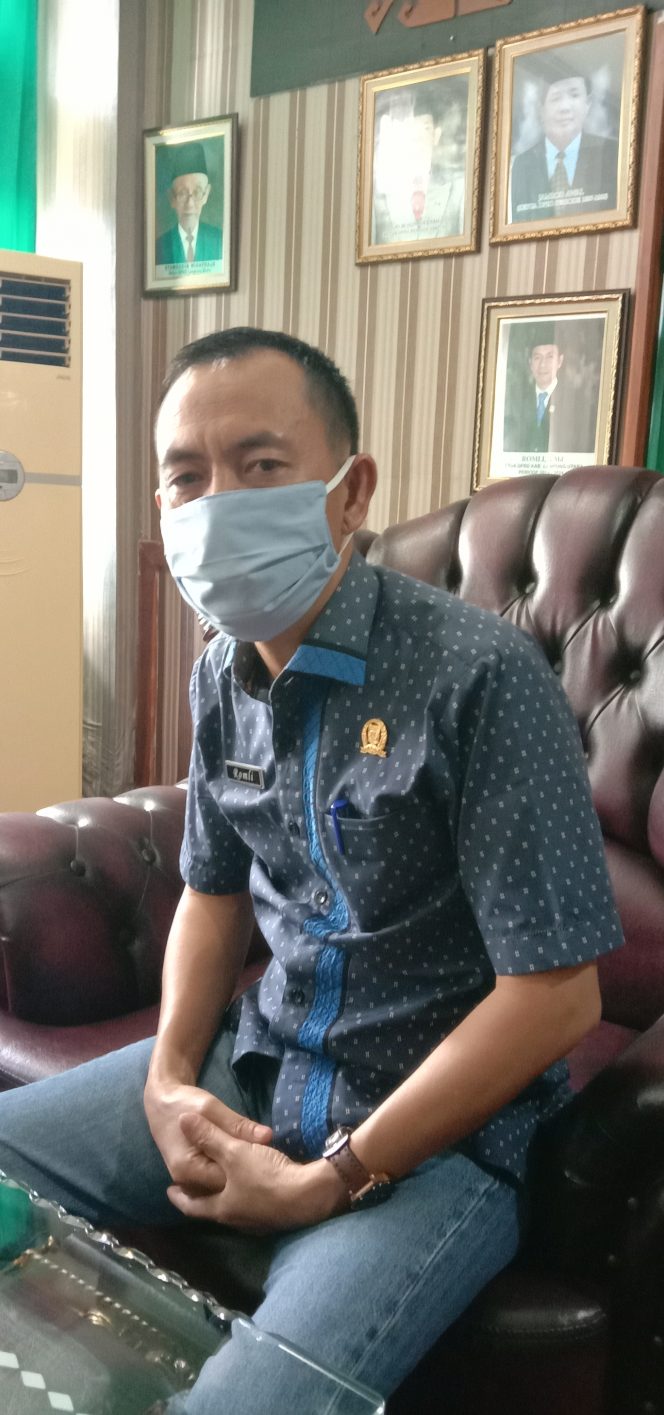 
 caption foto : Romli, Ketua DPRD Lampura 
