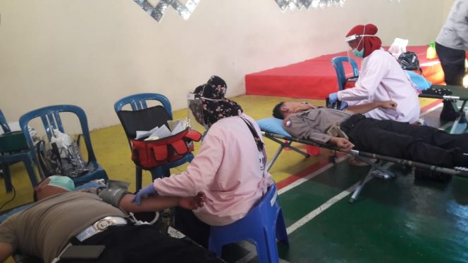 
 85 Personil Polres Lampura, Donor Darah