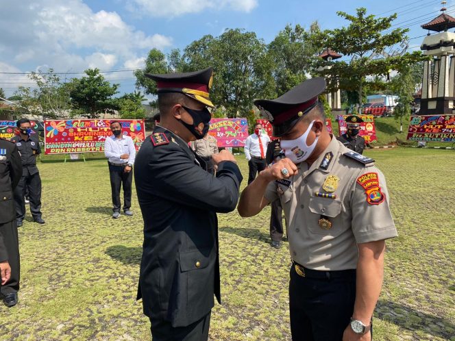 
 Hari Bhayangkara, 48 Personil Polres Lampura Naik Pangkat