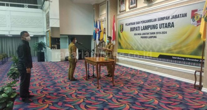 
 caption foto : Budi Utomo saat gladik resik di Balai Kratun Kantor Gubernur Lampung, Senin (2/11).