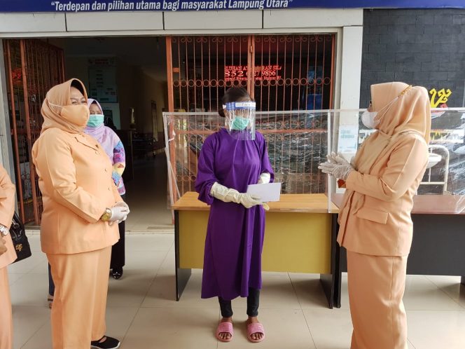 
 TP-PKK dan Dharmawanita Lampura, Berikan Bantuan Pada Ramadani