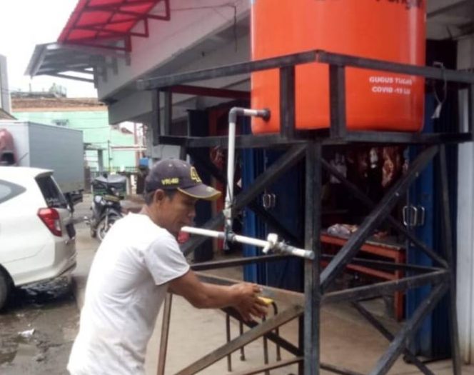 
 Sabun dan Air Untuk Cuci Tangan Kerap Habis, BPBD Lampura Turunkan TRC