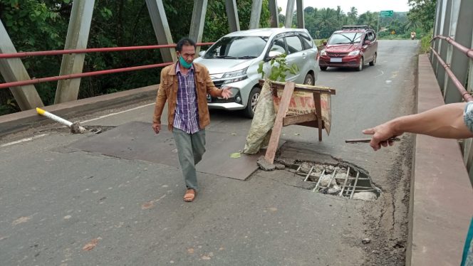 
 Jembatan Way Rarem Diperbaiki, Polisi Siapkan Jalur Alternatif