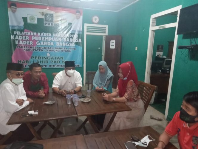 
 caption : Ketua PKB Lampura Tabrani Rajab didampingi Sekretarisnya Ahmad Sampurna Jaya memimpin rakor persiapan Muscab V yang digelar serentak di Lampung Timur