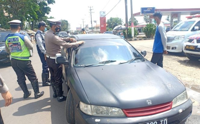 
 Polres Lampura Gelar Penyekatan Arus Balik