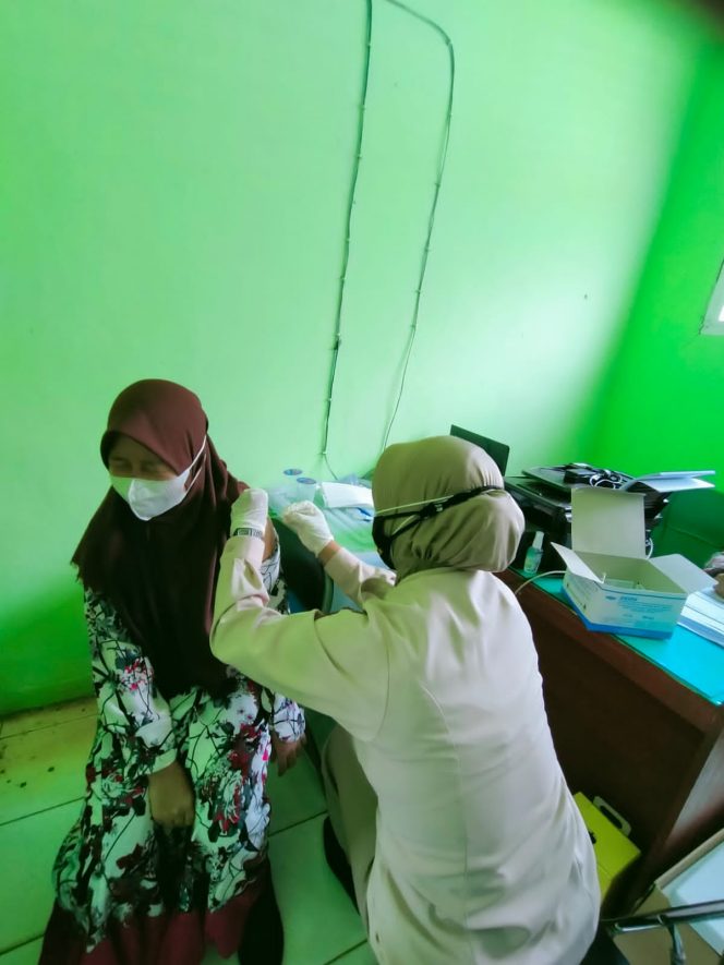 
 Foto IST  Tampak salah satu siswa MAN saat menjalankan Vaksinasi Covid-19.
