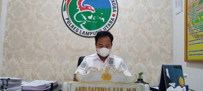 
 caption : Kasat Resnarkoba  Polres Lampura AKP Aris Satrio Sujadmiko