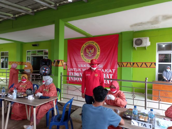 
 caption : vaksinasi yang digelar BIN Lampung di PKM Bukit Kemuning, Kecamatan Bukit Kemuning  