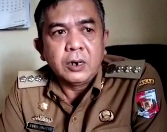 
 caption : Camat Abung Barat  Evril Irawan
