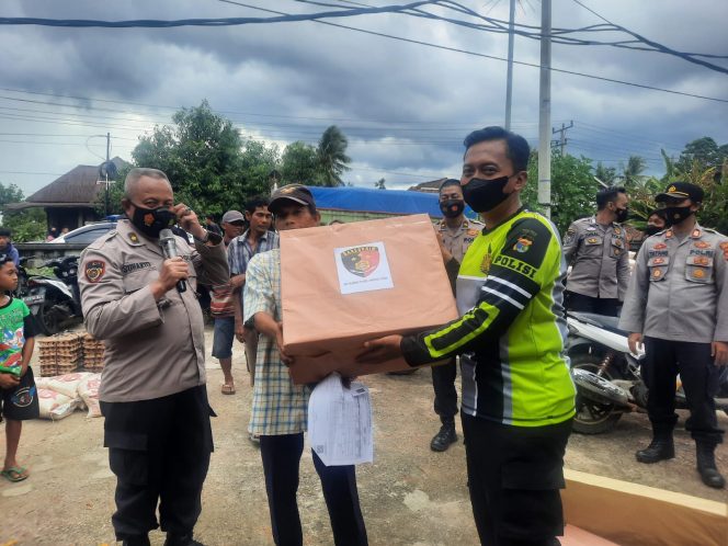  
caption : Upaya Polres Lampura mempercepat target vaksinasi dengan cara langsung mendatangi masyarakat
