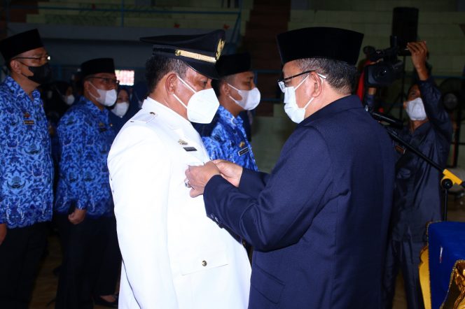 
 Pemkab Lampura Lantik Pejabat Administratur dan Pengawas