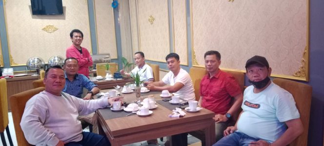 
 Penuhi Undangan HPN, Ketua PWI Lampura Sambut Kehadiran Kadis Kominfo