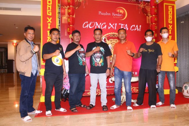 
 caption : Kabid Infokom Diskominfo Lampura, Firmasnyah bersama Pengurus PWI Lampura