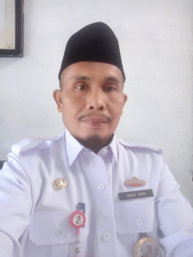 
 caption : Kadispora Lampura H. Imam Hanafi.  