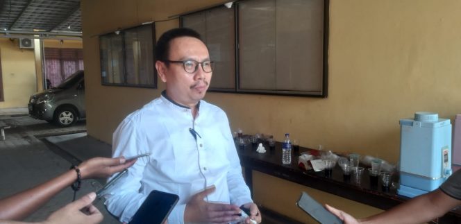 
 caption : Suwardi, Dekan FHIS Universitas Muhammadiyah Kotabumi (UMKO)  