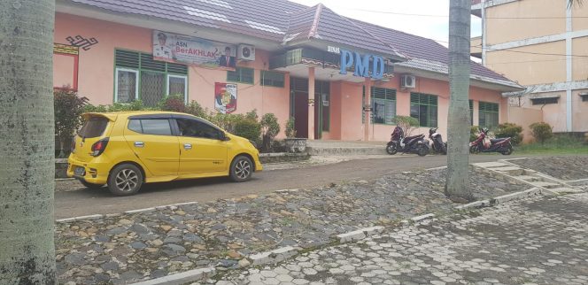 
 Caption : Kantor Dinas Pemberdayaan Masyarakat dan Desa(PMD) Lampung Utara. Foto Riduan/Radar Kotabumi