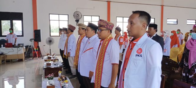 
 caption : Pembukaan Rakerda DPD PKS Lampura, sekaligus pelantikan relawan PKS, diaula DPD PKS Lampura, Selasa (29/3).  