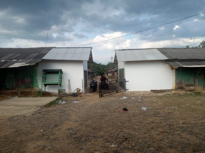 
 caption : Akses jalan menuju pasar Trimodadi Lampura.