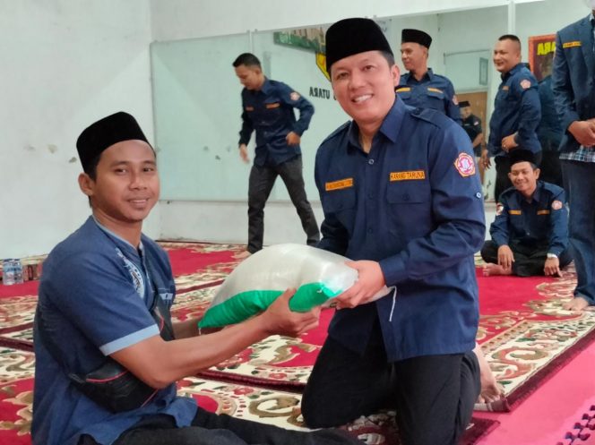 
 Karang Taruna Lampura Berbagi Sembako