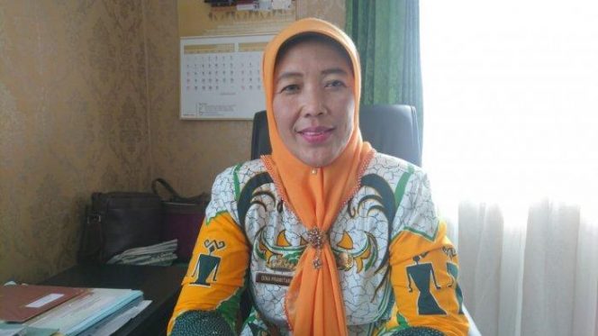 
 caption : Kepala Dinas Koperasi, UMKM, dan Perindustrian Lampung Utara, Dina Prawitarini  
