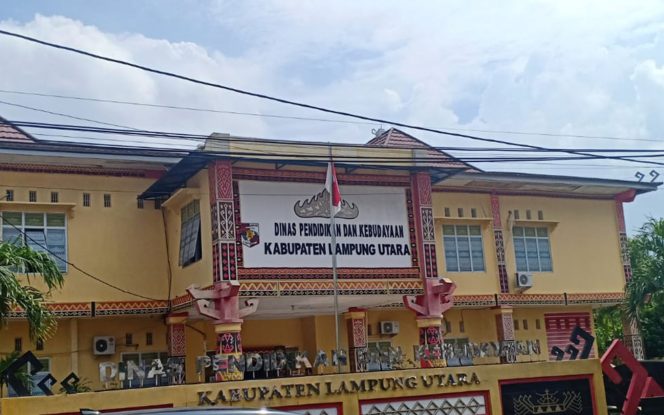 
 caption : Kantor Dinas Pendidikan dan Kebudayaan Lampung Utara
