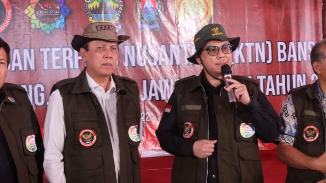 
 Apresiasi Kinerja Kementan, Wamen Harvick Menjadi Warga Kehormatan Kodam Bukit Barisan dan BNPT