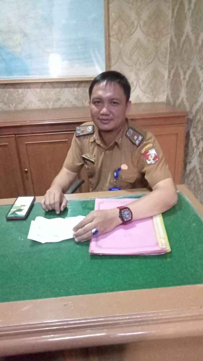
 Fungsional Analis Kepegawaian ahli Muda Sub Koordinator Pengembangan dan Promosi BKPSDM Lampura, Herman M.H.,  