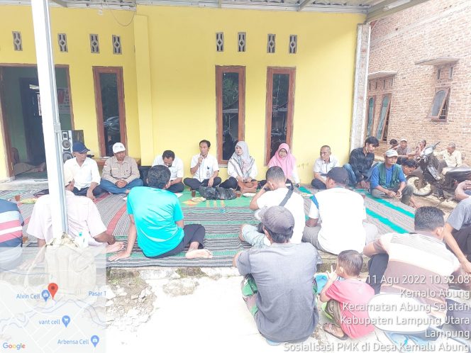 
 Kabid Peternakan Distan Lampura Yudhi Bachtiar saat melakukan sosialisasi PMK di Kemalo Abung, Kamis (10/8).