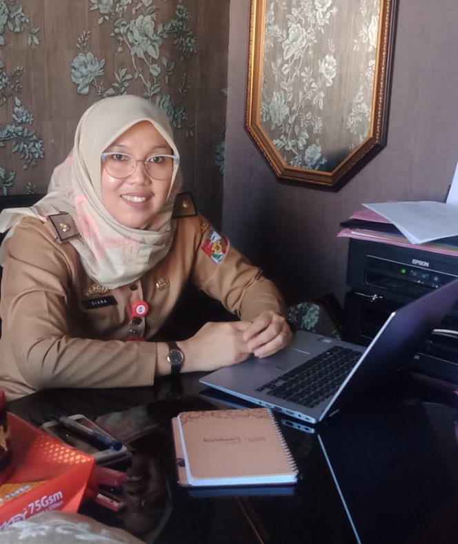 
 Kabid Pembinaan dan Ketenagaan Disdikbud Lampura Diana Wati. Foto Ria Radar Kotabumi ------