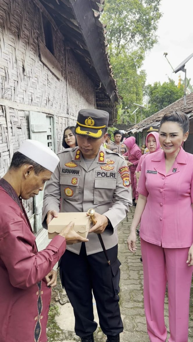
 Jajaran Polres Lampung Utara Bersama Bhayangkari Berbagi Berkah Ramadhan