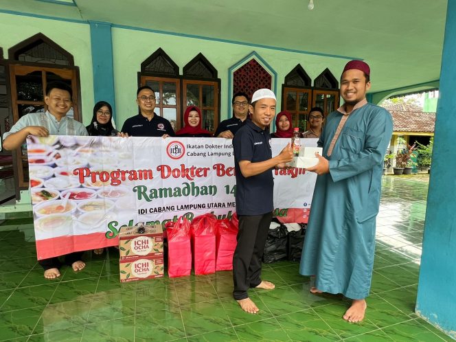 
 Ramadhan, IDI Lampura Berbagi Takjil