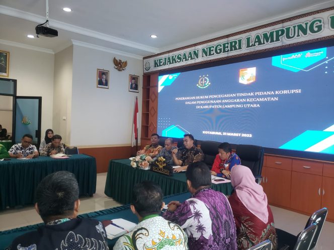 
 Kajari Lampura Ingatkan Camat Jangan Cawe-Cawe DD