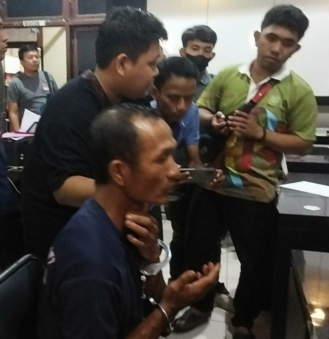 
 Bujukan Keluarga, Buat Pelaku Pembunuhan Serahkan Diri ke Polisi